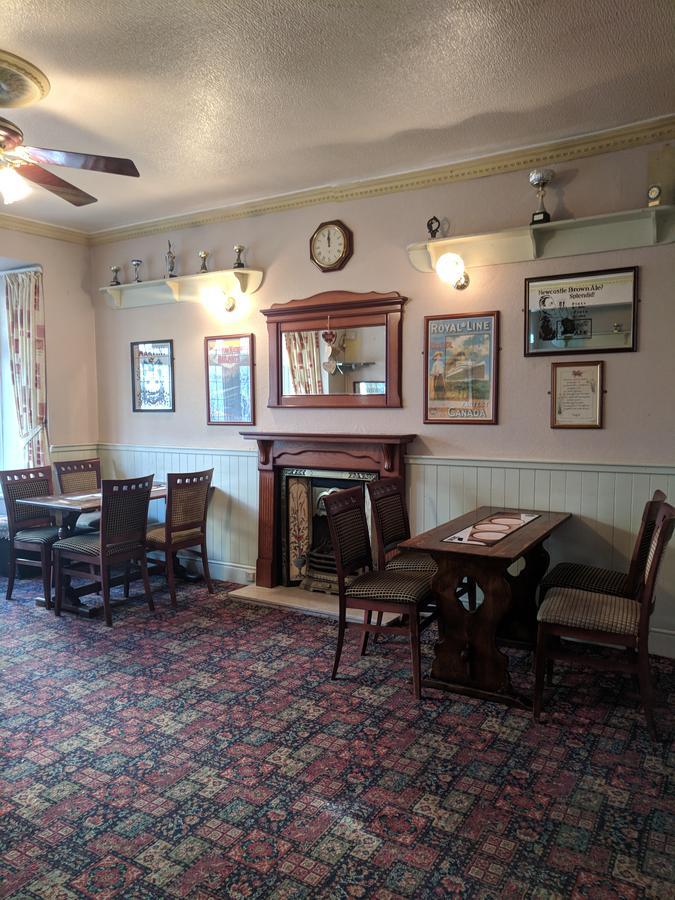 The Castle Hotel Lampeter Exterior photo
