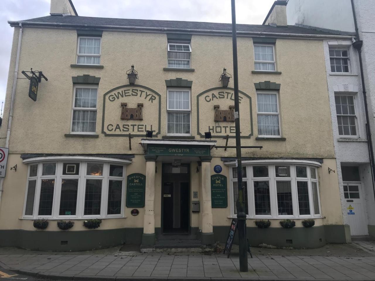 The Castle Hotel Lampeter Exterior photo